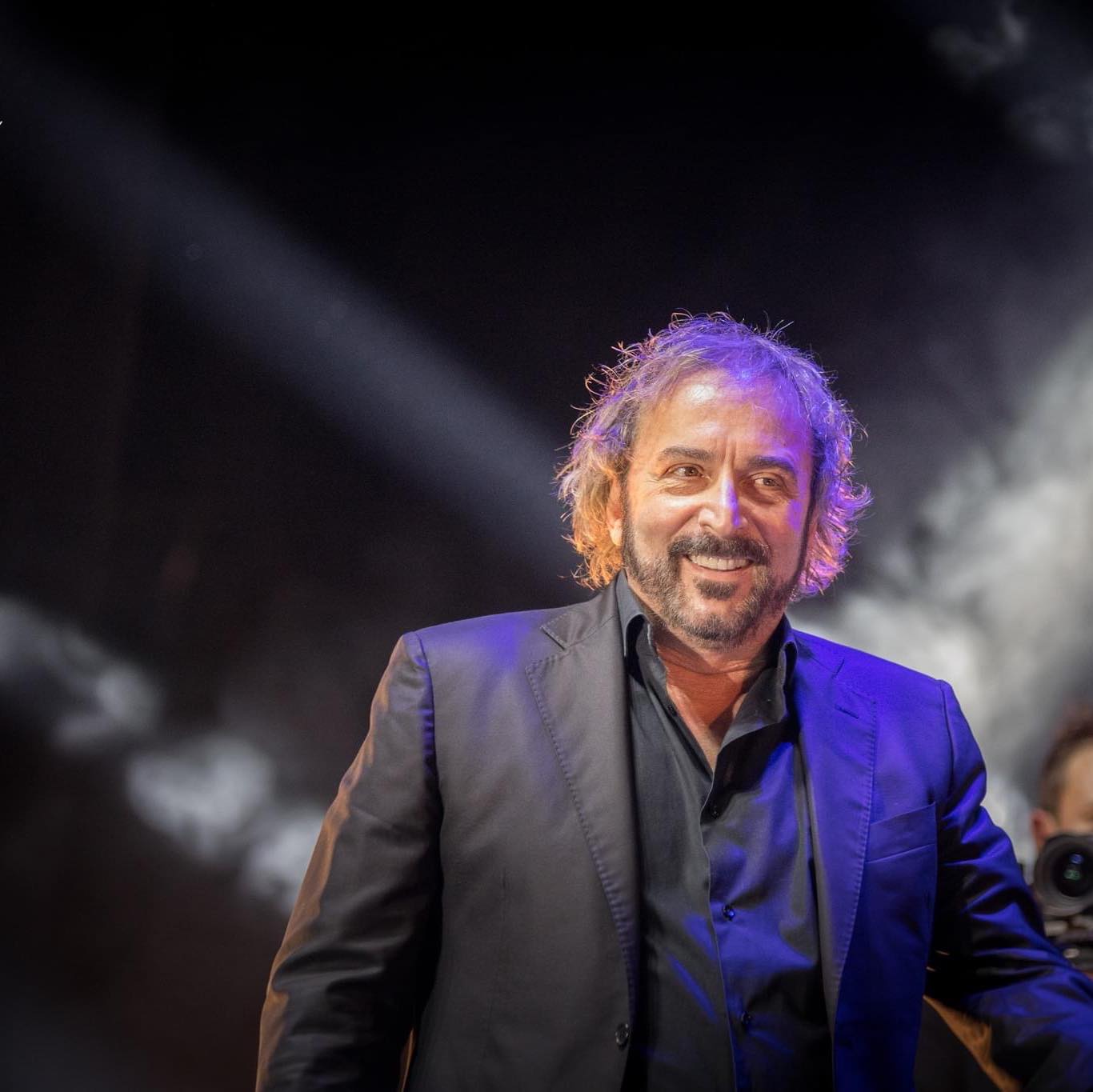 Da “Patrizia” a “Il rock dei tamarri”: intervista a Tony Tammaro in concerto a Bacoli