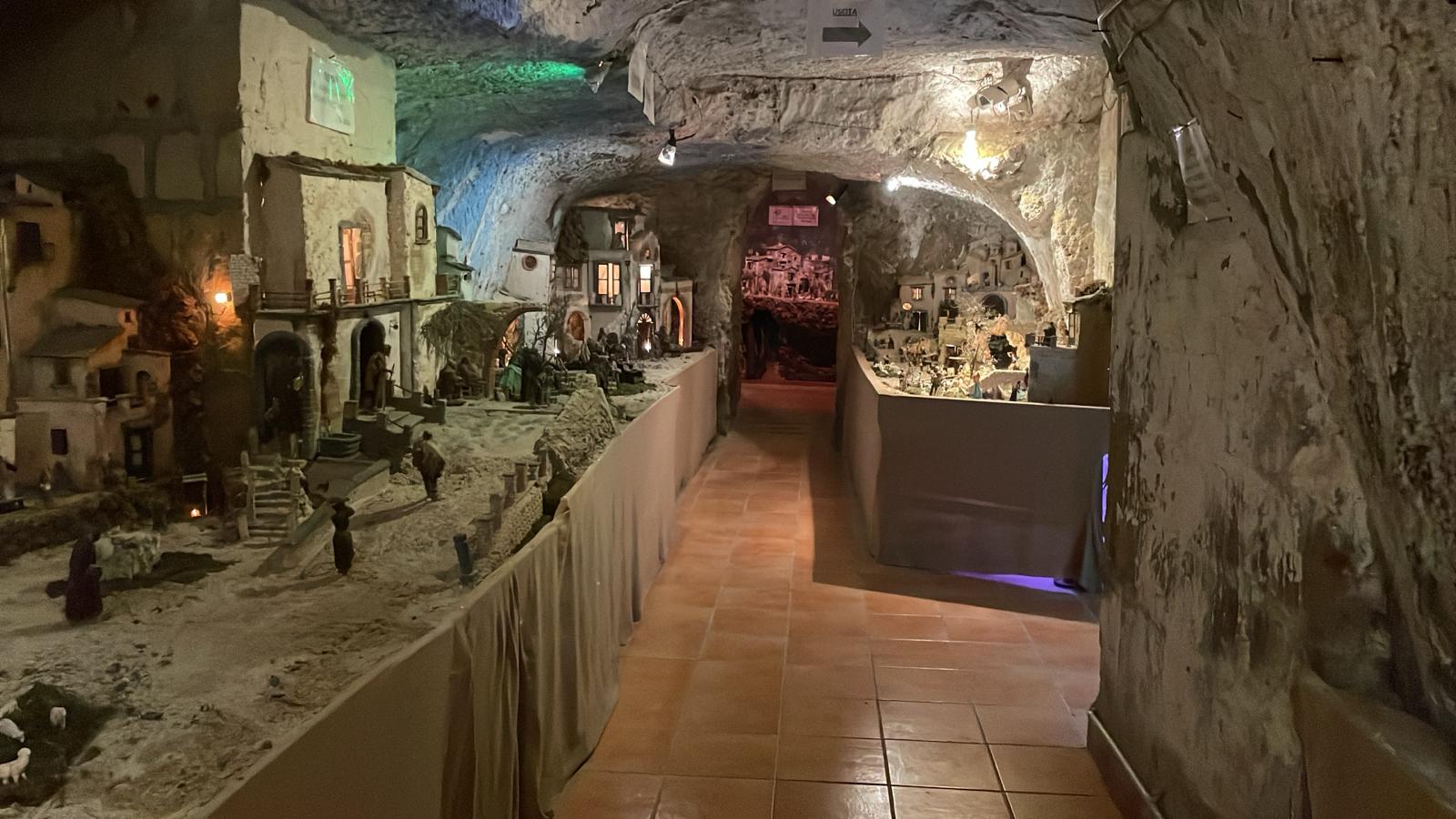 POZZUOLI/ Aperto al pubblico il presepe nella chiesa di San Vincenzo a Via Napoli – LE FOTO