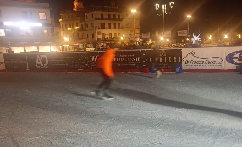 A Pozzuoli la prima pista di ghiaccio con vista sul golfo: ospiterà lo show dei campioni di pattinaggio