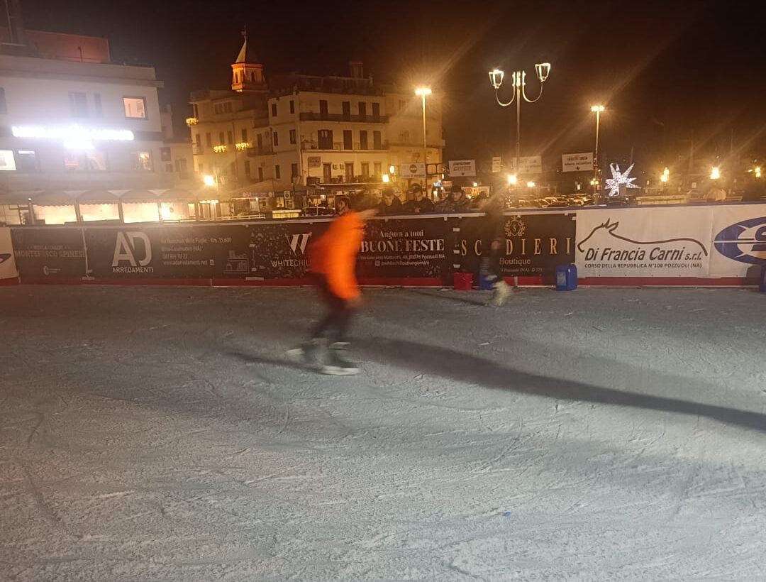 A Pozzuoli la prima pista di ghiaccio con vista sul golfo: ospiterà lo show dei campioni di pattinaggio