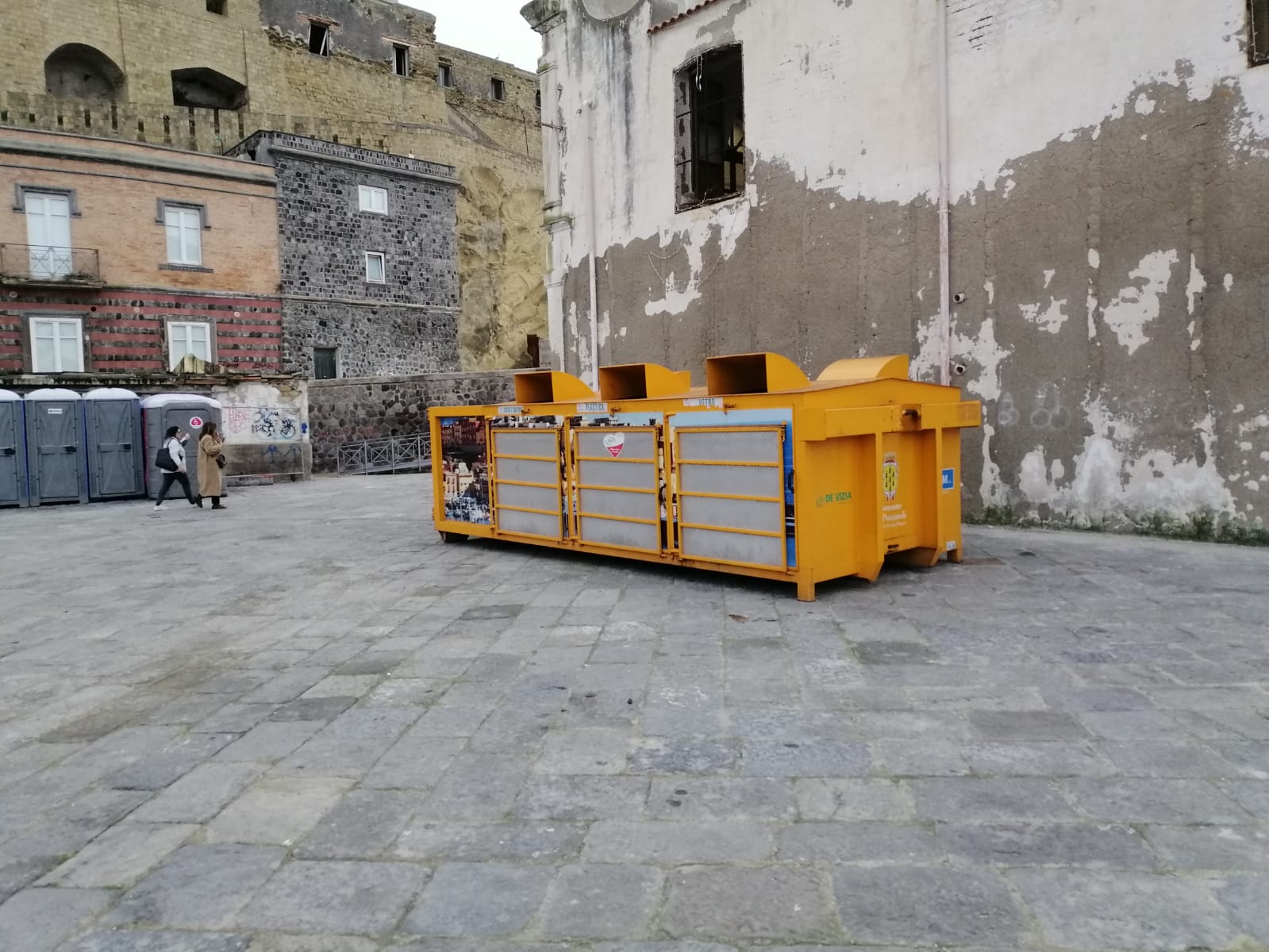 POZZUOLI/ Capodanno, mezzi e uomini pronti per ripulire la città – LE FOTO