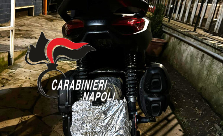 Carta stagnola sulla targa e pistola carica: pronti per un agguato arrestati dai carabinieri