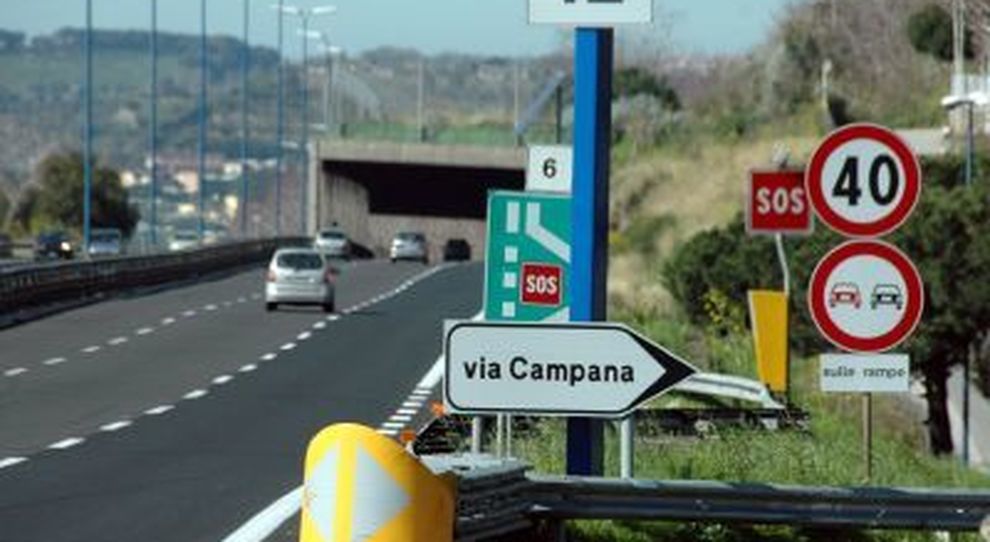 POZZUOLI/ Finge di aver subito una rapina per nascondere un incidente: polizia denuncia un 51enne