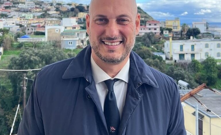 Elezioni a Monte di Procida, l’ex sindaco Pugliese pronto al tris: «Daremo spazio ai giovani»