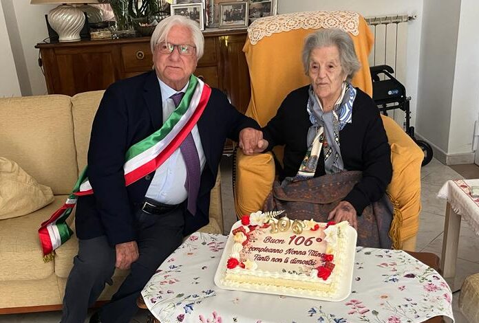 POZZUOLI/ Nonna Vincenza ha compiuto 106 anni: gli auguri dell’amministrazione comunale