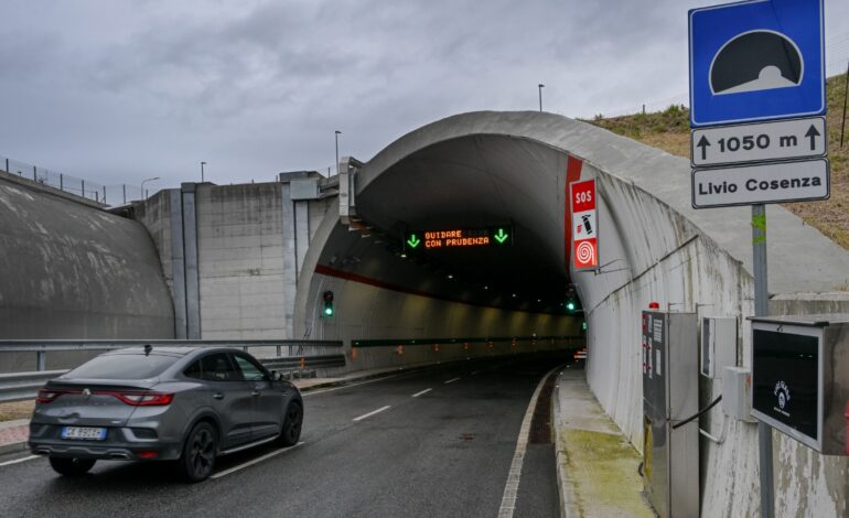 POZZUOLI/ Tangenziale-Porto, l’opera costata 150mila euro al metro «Il tunnel che sbuca nel nulla»