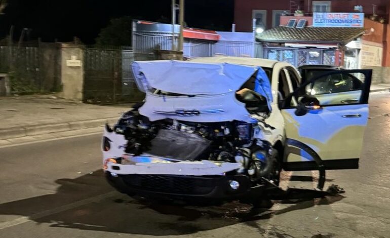 POZZUOLI/ Incidente in via Campana, due feriti