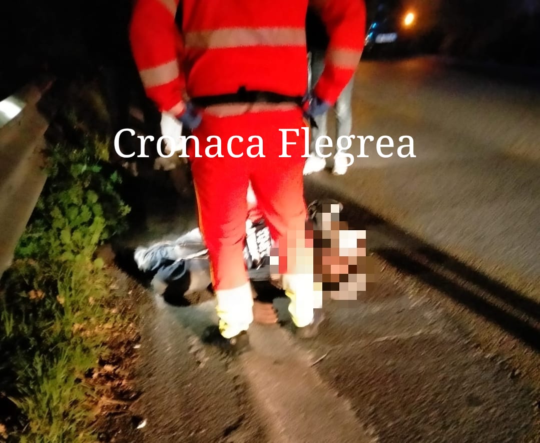 POZZUOLI/ Ubriaco si accascia lungo la strada: soccorso dal 118 scappa dall’ambulanza, cade e si rompe il naso