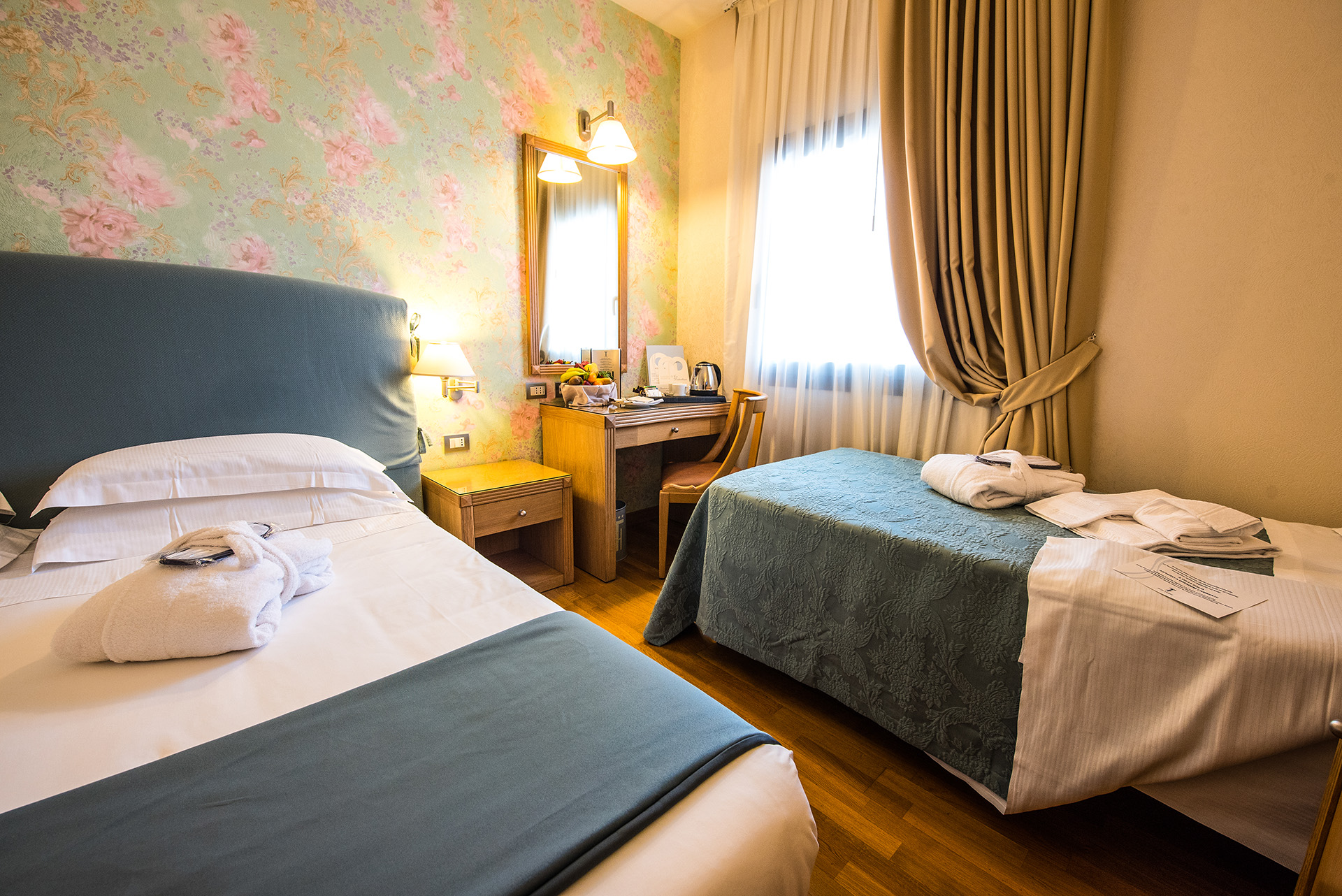 POZZUOLI/ Scatta l’imposta di soggiorno: tariffe da 1 a 5 euro a notte per gli alberghi, 2 euro per i B&B