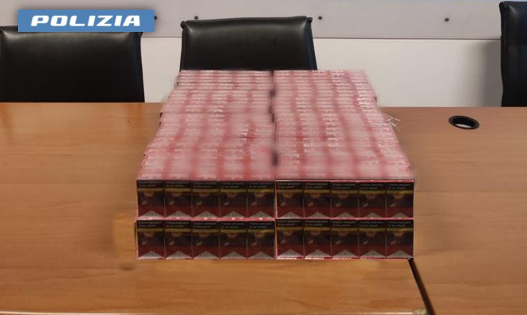 Contrabbandiere di sigarette fermato sulla Tangenziale con 500 pacchetti di “bionde”