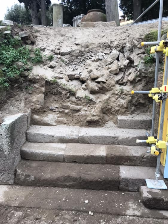 POZZUOLI/ Anfiteatro Flavio, scoperta scala che collegava l’ambulacro con i sotterranei