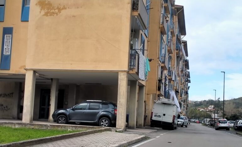 POZZUOLI/ Anziana muore e pluripregiudicato occupa la casa al Rione Toiano