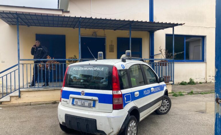 QUARTO/ Sgomberato l’alloggio ex custodi della scuola primaria “Saverio Gentile”