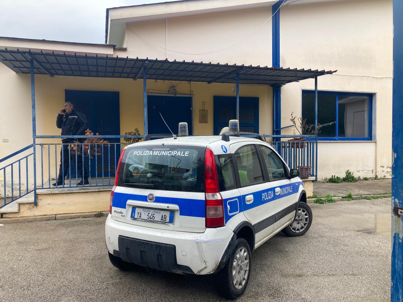 QUARTO/ Sgomberato l’alloggio ex custodi della scuola primaria “Saverio Gentile”