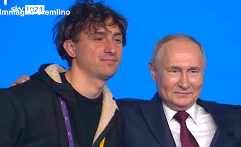 Jorit da Quarto dimentica i crimini di Putin: «Lei è umano come tutti»