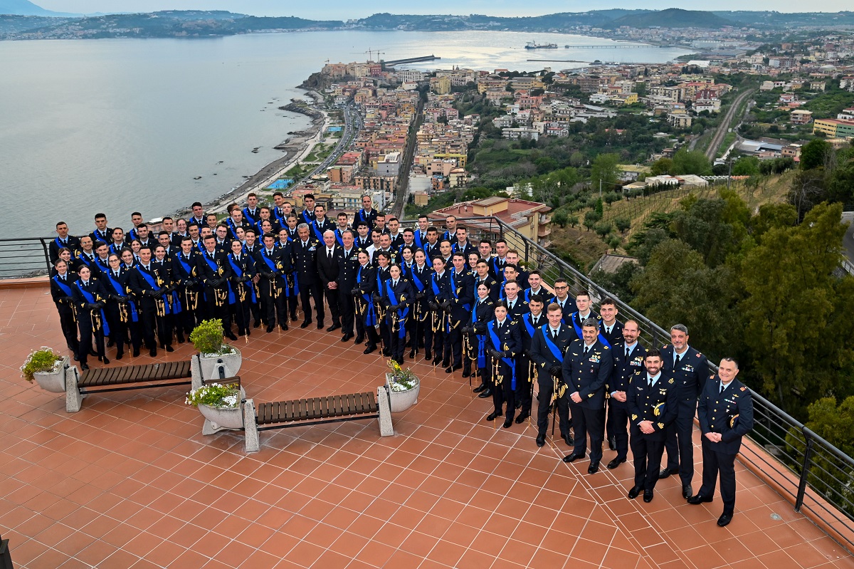 All’Accademia Aeronautica di Pozzuoli la cerimonia di giuramento individuale di 73 Sottotenenti