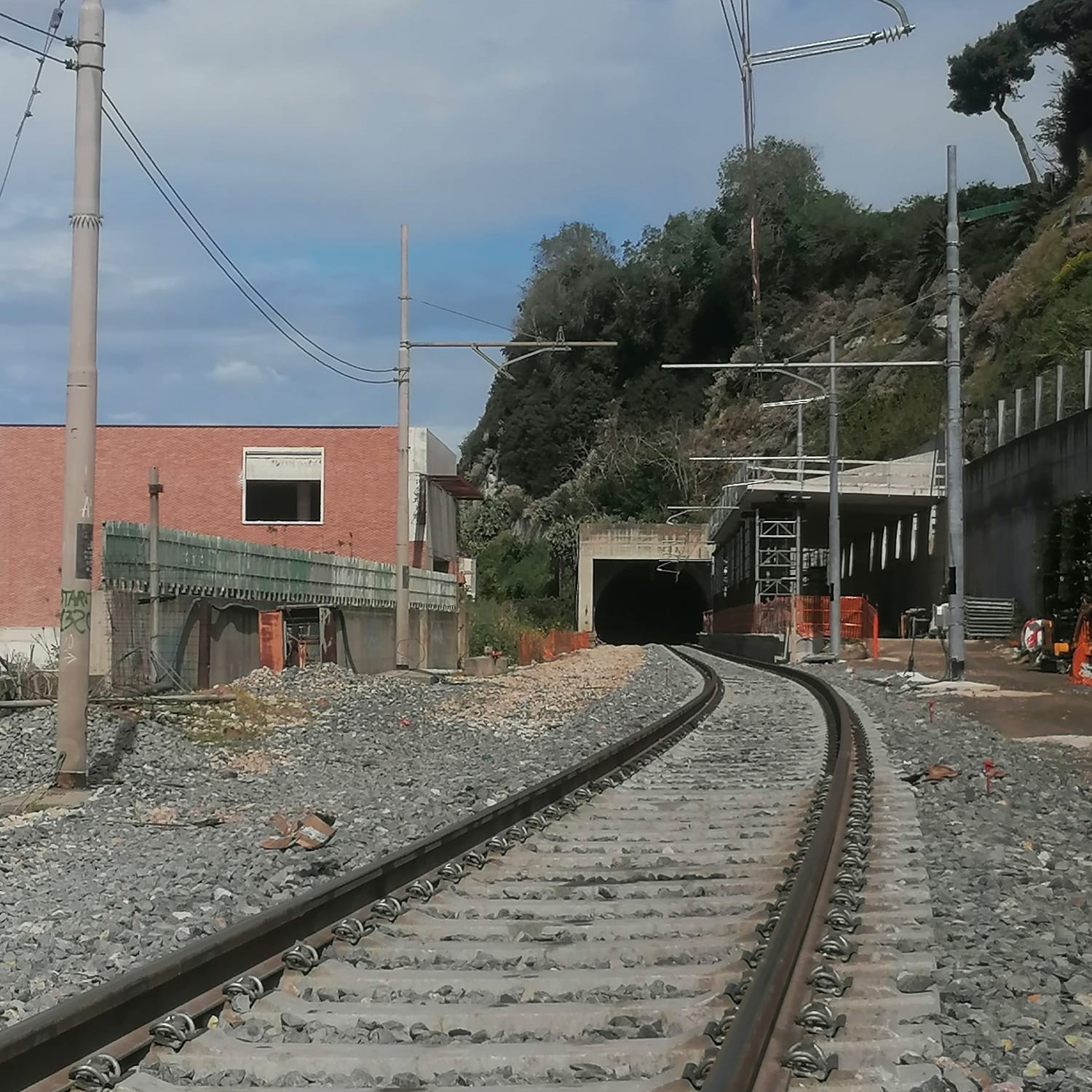 POZZUOLI/ Terminati i lavori sulla linea della cumana: riprende la circolazione ferroviaria