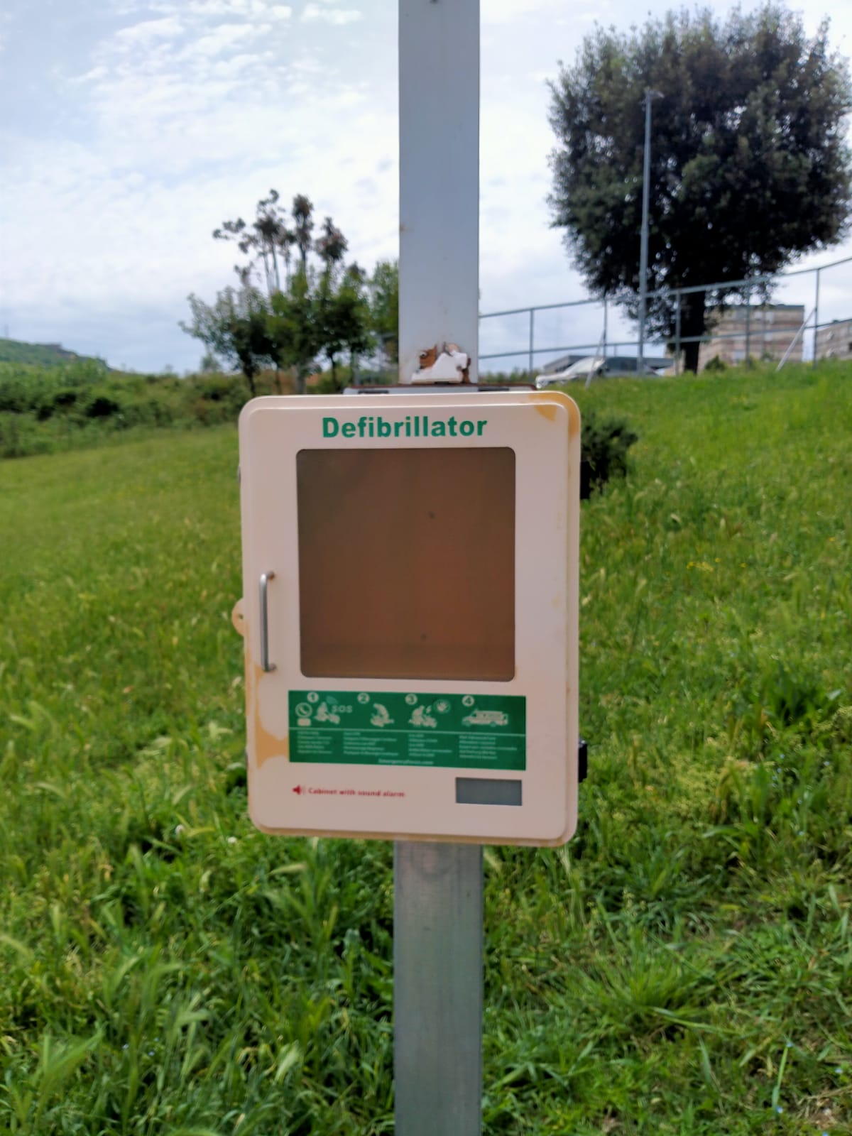 POZZUOLI/ Sparito il defibrillatore nella pista ciclabile di Monterusciello