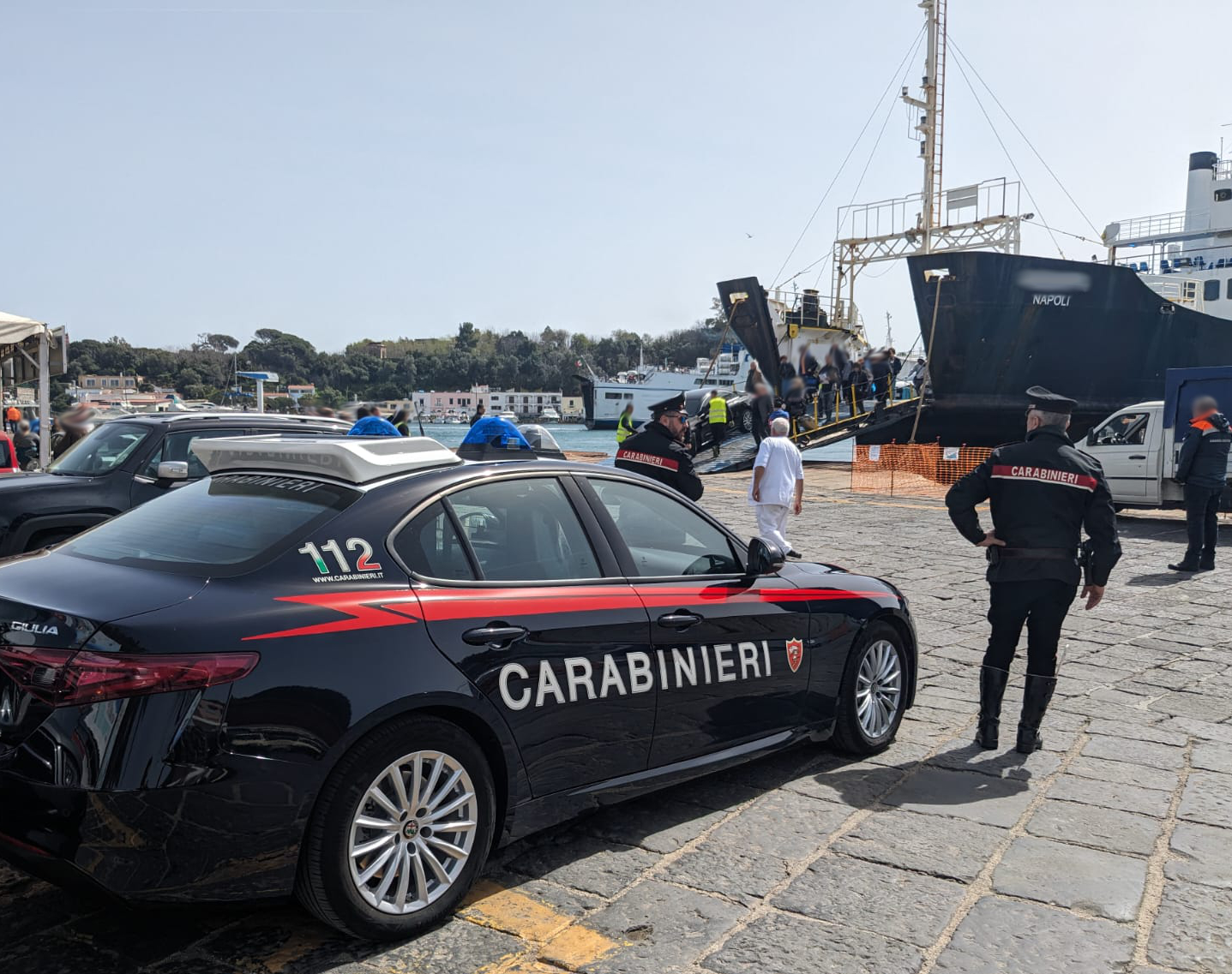 Controlli sulle isole di Ischia e Procida, 6 sanzioni per droga e due persone denunciate