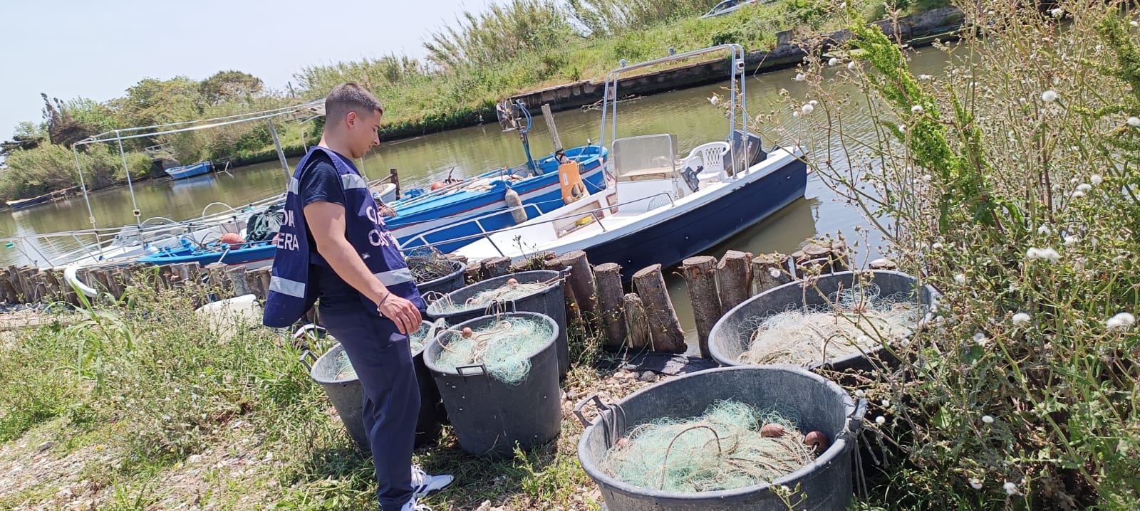 Lotta alla pesca abusiva: raffica di sequestri della Guardia Costiera