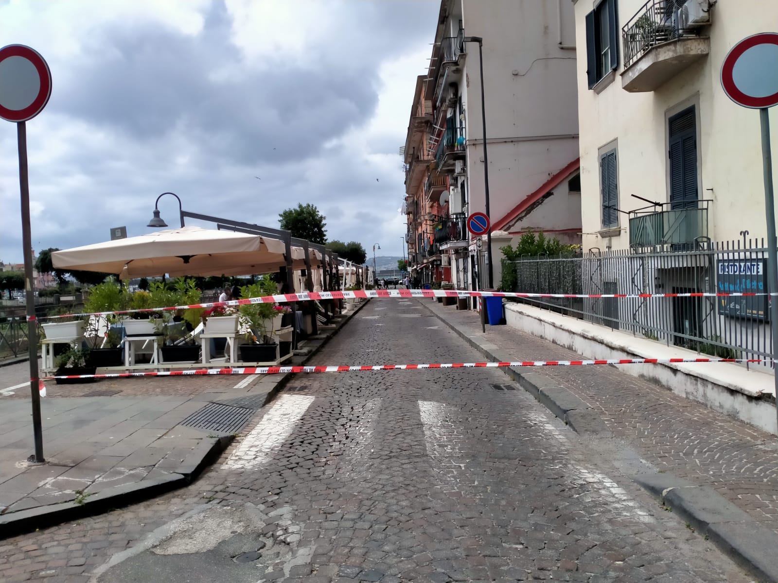 Restano chiuse le scuole a Pozzuoli. Sgomberati 18 fabbricati: evacuate 39 famiglie