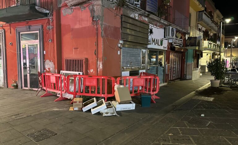 LA DENUNCIA/ «Pozzuoli in stato di abbandono: dai piccoli dettagli si nota la trascuratezza» – LE FOTO