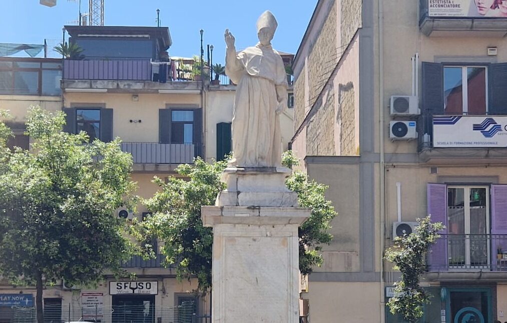 POZZUOLI/ La statua di Santo Mamozio verso il trasloco. Il sindaco Manzoni: «Me lo chiedono in tanti, si può fare»