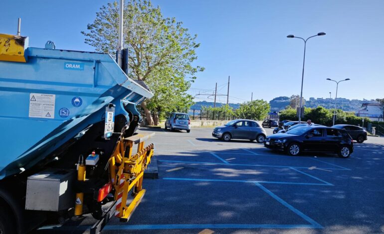 «Rifiuti non prelevati a Pozzuoli: assordante silenzio delle istituzioni»