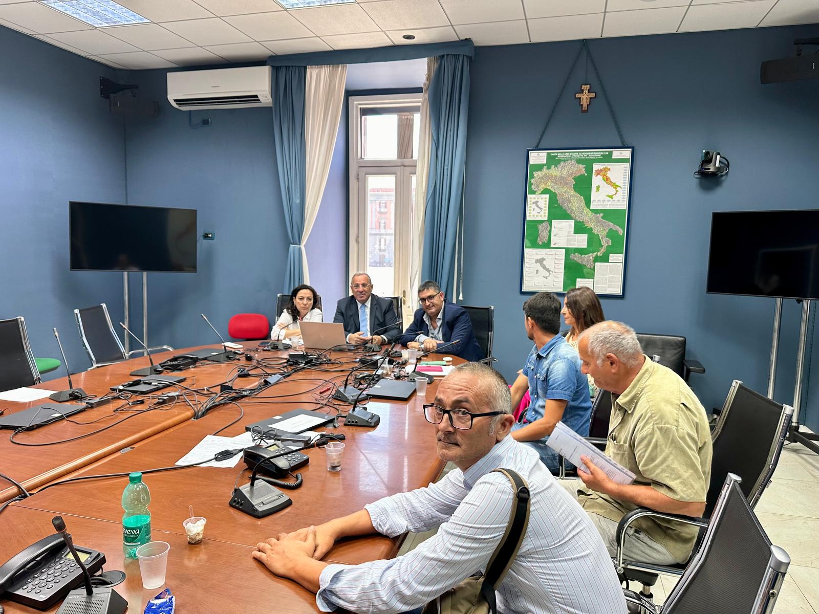 POZZUOLI/ Bradisismo, le famiglie evacuate potranno restare in hotel fino al 31 luglio
