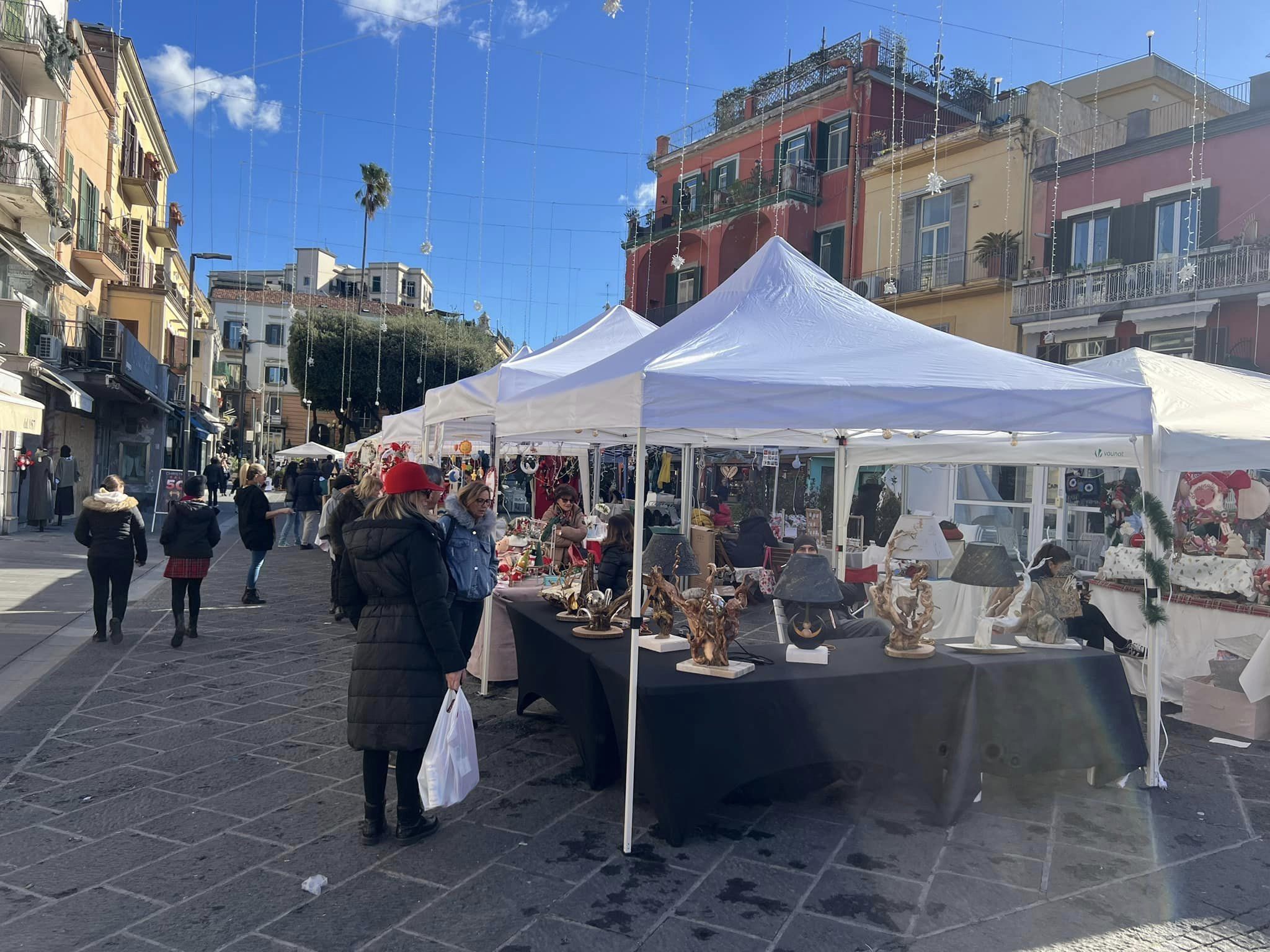Commercio a Pozzuoli: 6 associazioni ringraziano l’amministrazione e rilanciano «Rendere la città ancora più appetibile»