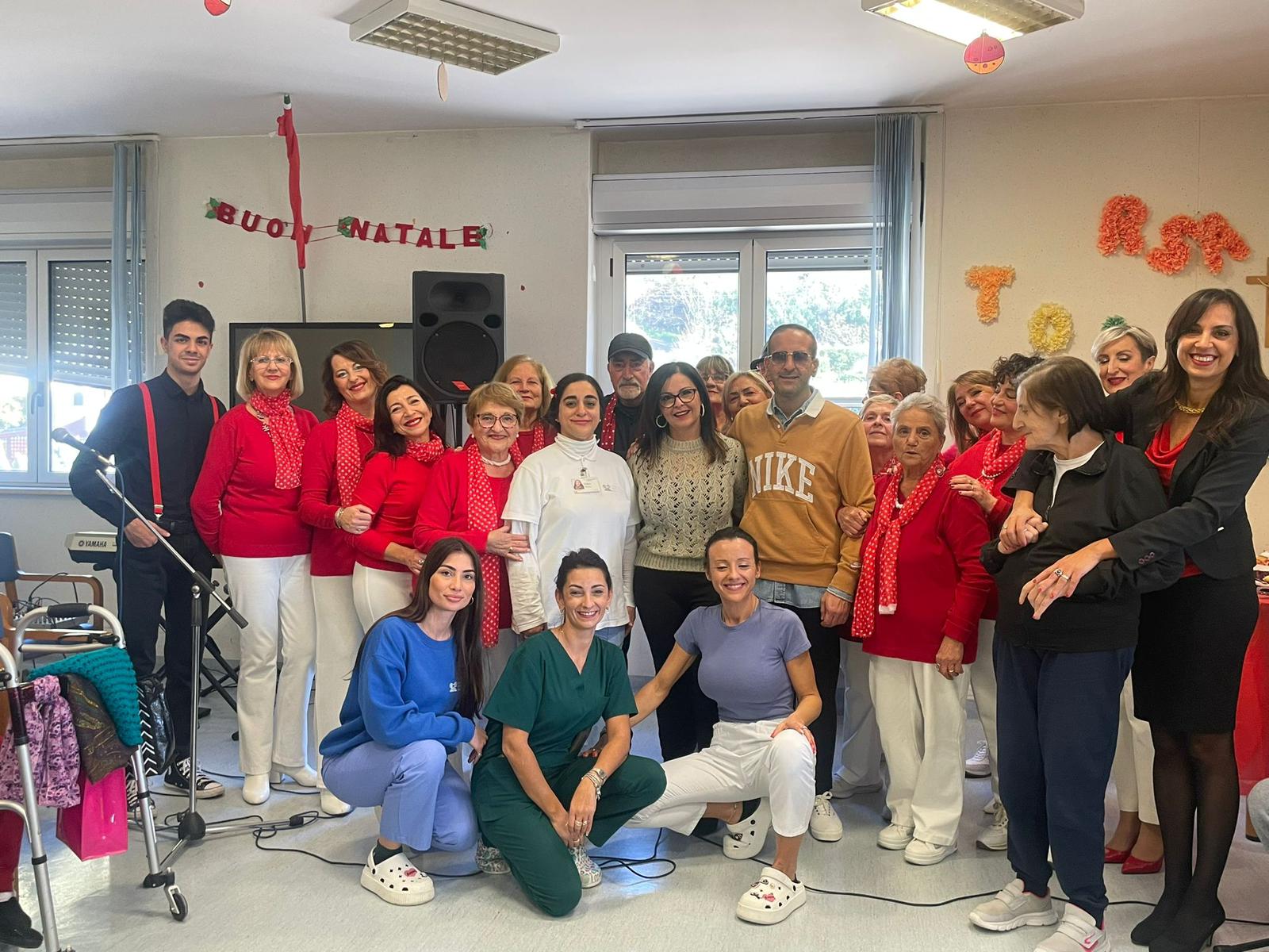 POZZUOLI/ Concerti natalizi nelle residenze per anziani: cori swing e divertimento con i volontari