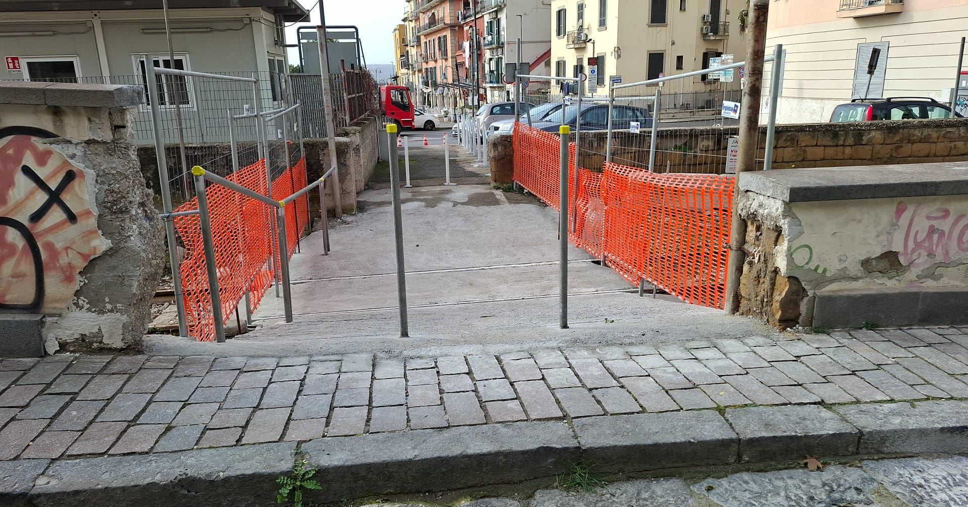 POZZUOL/ Riaperto il passaggio pedonale di via Follieri