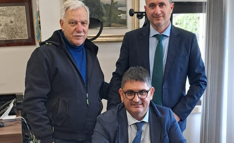POZZUOLI/ Europa Verde firma il documento di Manzoni. “Giallo” Tozzi
