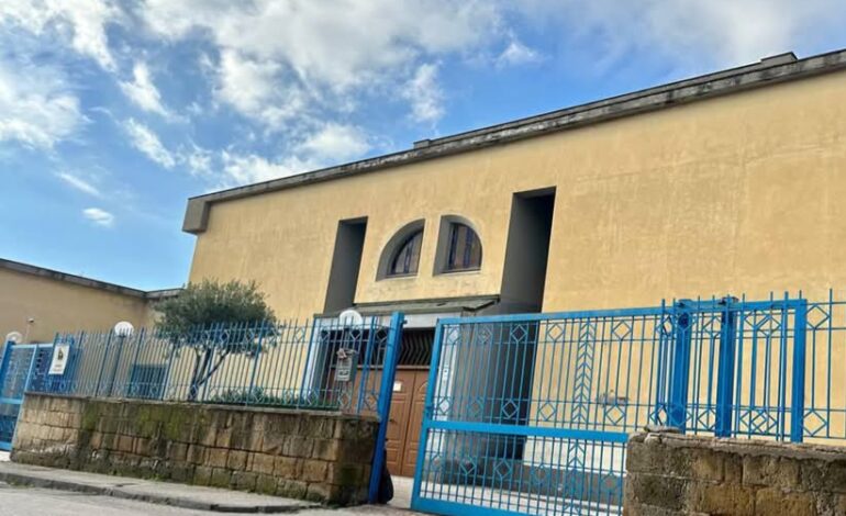 Fedeli contro il sacerdote di una chiesa di Pozzuoli «Stravolta la nostra comunità»