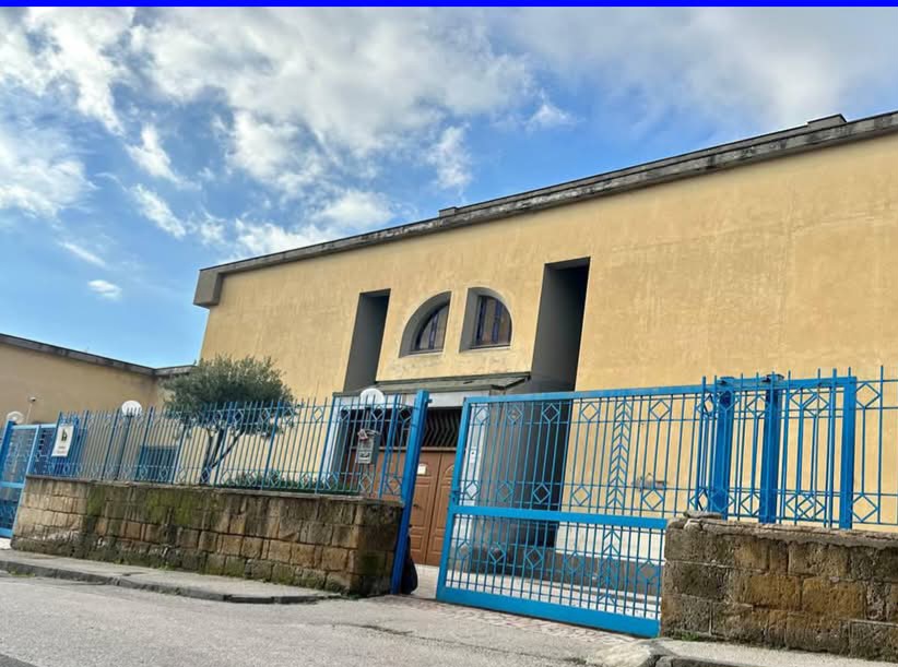 Fedeli contro il sacerdote di una chiesa di Pozzuoli «Stravolta la nostra comunità»