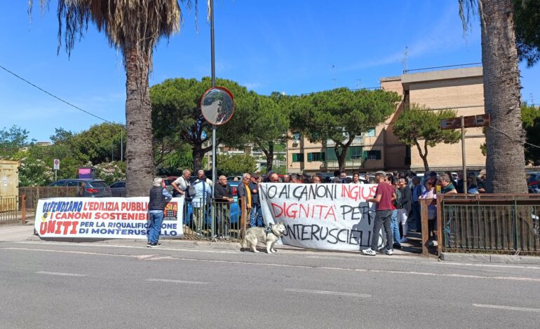 No ai canoni ingiusti dignità per Monterusciello: sit-in al comune di Pozzuoli