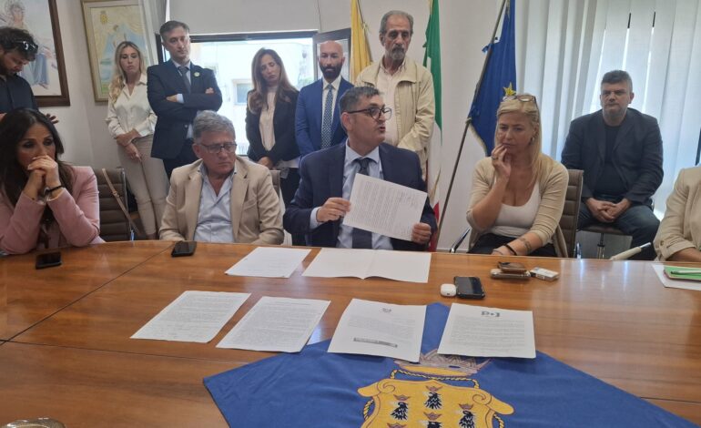 POZZUOLI/ Nuova Giunta: ecco tutte le deleghe attribuite agli assessori. Manzoni gestirà le più importanti