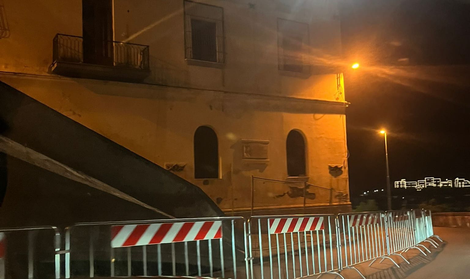 POZZUOLI/ Preso il ladro che ha rubato le batterie del semaforo