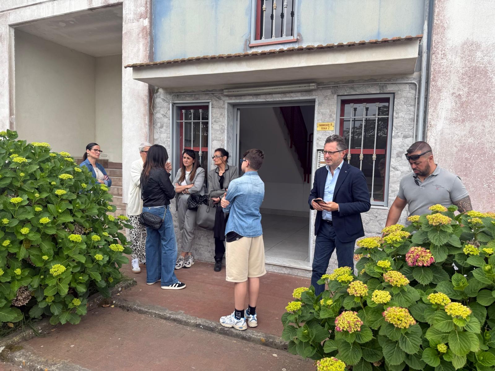 POZZUOLI/ Altra casa popolare occupata a Monterusciello, 79enne costretta a vivere nel suo negozio