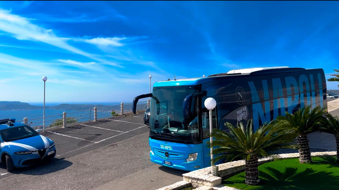 Pozzuoli e “Gli Dei” portano bene: il Napoli in ritiro notturno nell’hotel del terzo scudetto