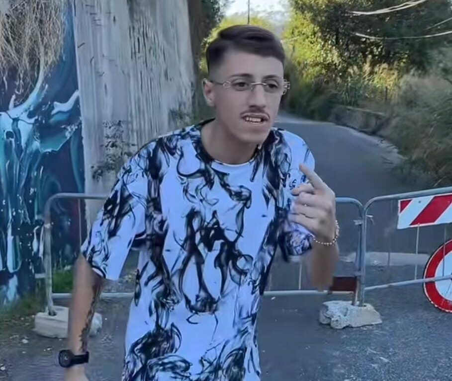 Alla festa scudetto armato di pistola: arrestato Tiktoker che faceva live dalla Solfatara di Pozzuoli