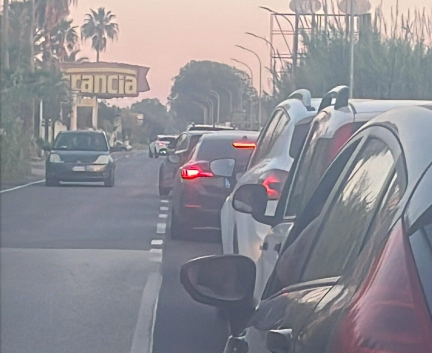 POZZUOLI/ Caos totale e traffico in tilt a Licola: il sindaco Manzoni chiede scusa