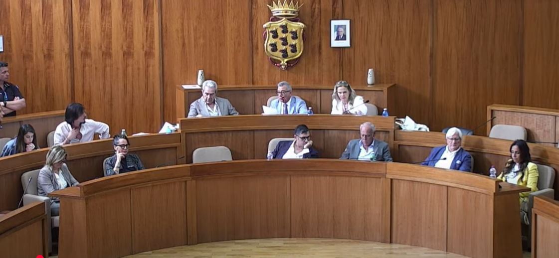 POZZUOLI/ Al battesimo della nuova Giunta Manzoni manca il vice sindaco Monaco: c’è nuova aria di crisi