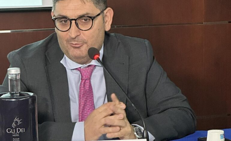 POZZUOLI/ Manzoni incontra i promessi sposi della sua maggioranza. Out Pastore e altri tre – LE FOTO