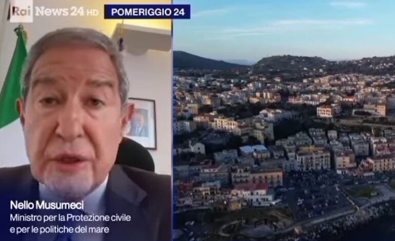 Ritardi dopo le scosse a Pozzuoli, il ministro rivela «Dal territorio pressioni per non dichiarare lo stato di emergenza»