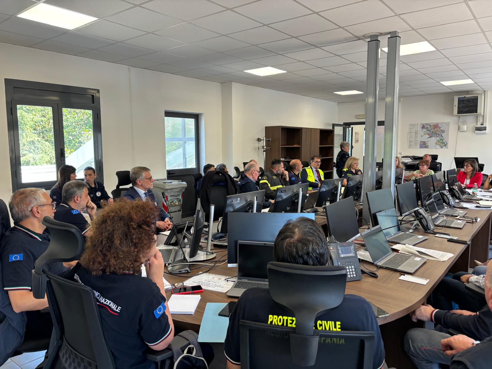 Bradisismo, 4 tavoli tecnici e sopralluoghi nelle scuole: partite le esercitazioni di Protezione Civile
