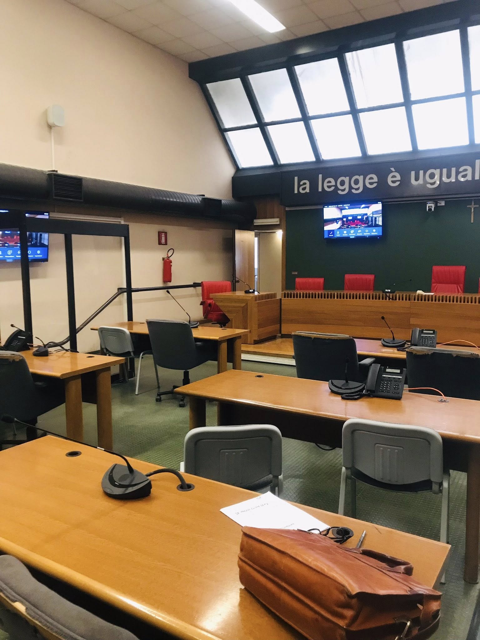 POZZUOLI/ Bombe e sigarette di contrabbando: scarcerato dopo un giorno il 26enne arrestato a Toiano