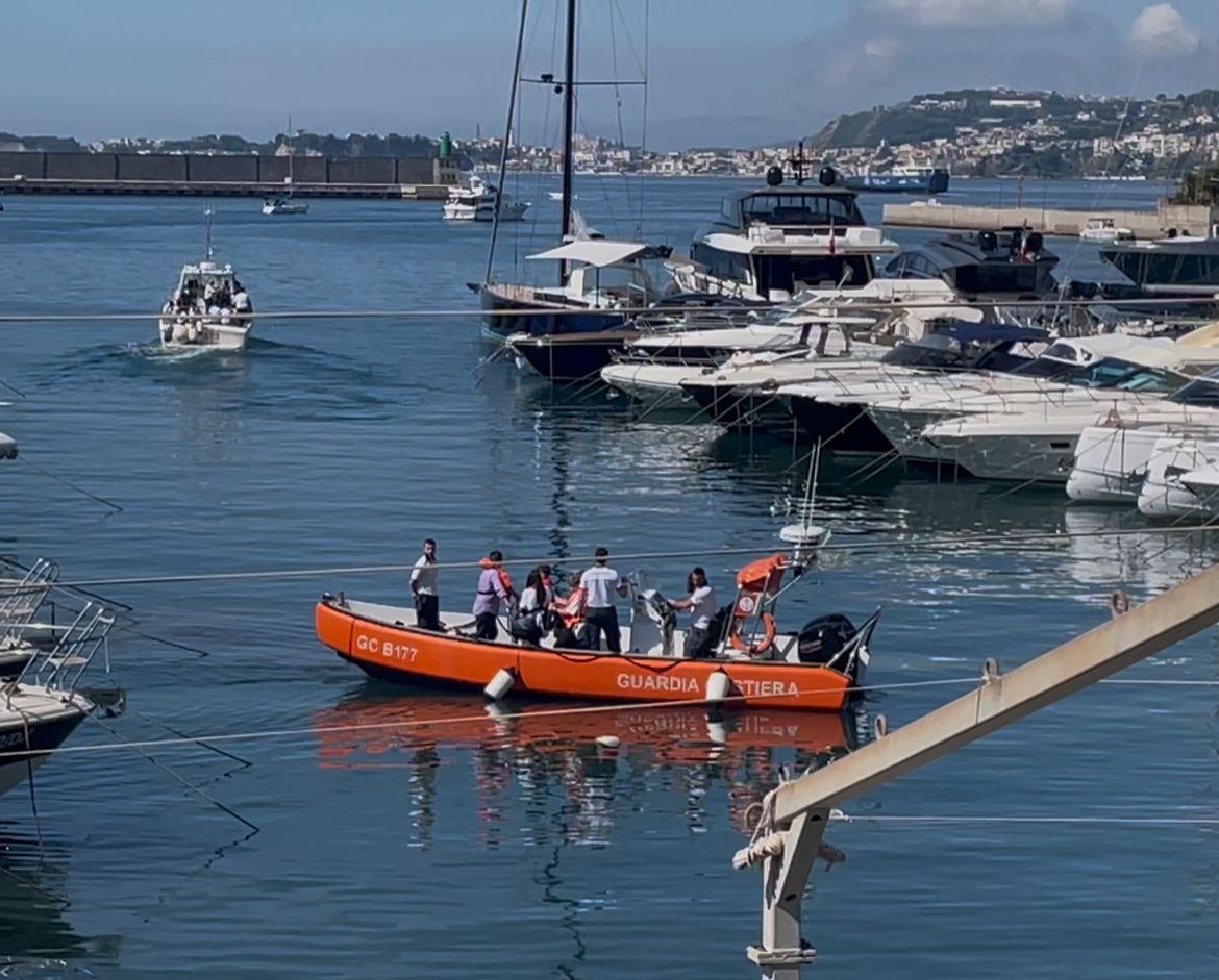 “Marinando la scuola”: un progetto tra scuola e la Guardia Costiera di Pozzuoli