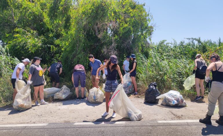 POZZUOLI/ Torna l’Aperimunnezza a Licola Mare: giovani in azione per rigenerare le periferie