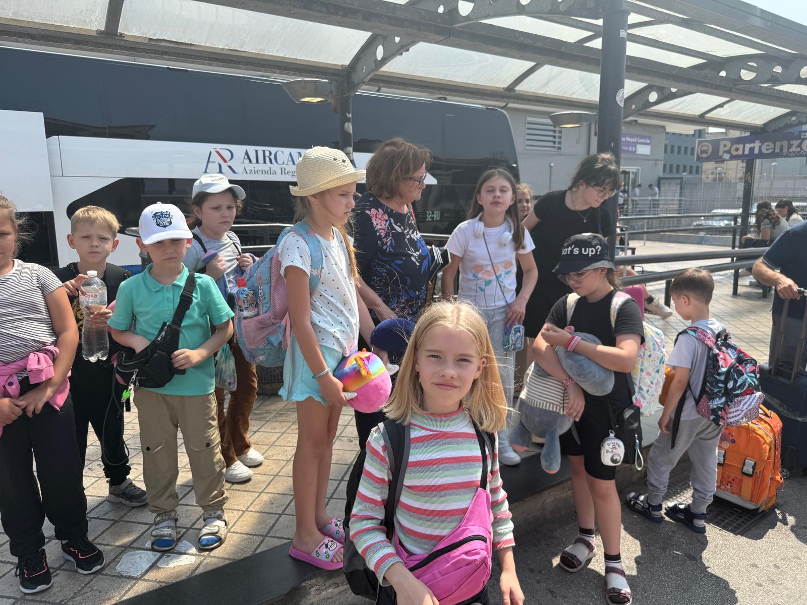 Accolti in Italia e nei Campi Flegrei 28 bambini provenienti dall’Ucraina – LE FOTO